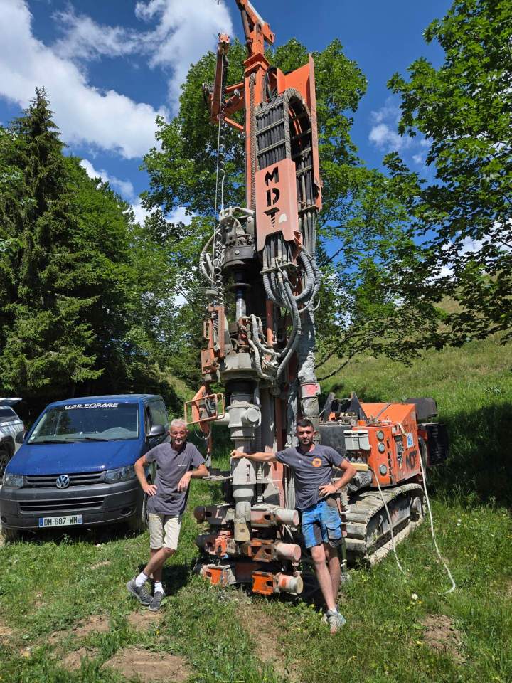 Accédez à une ressource naturelle grâce au forage d'eau.
